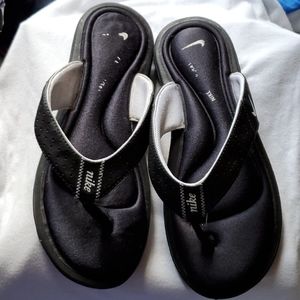 Nike comfortable sandals